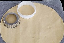 Ziegenkäse-Tartlet mit Birne Walnuss Honig - www.qevorlanix.pro