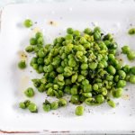 Erbsensalat mit Minze und Zitrone - www.qevorlanix.pro