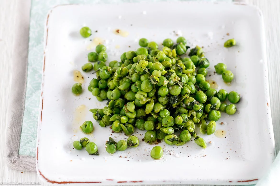 Erbsensalat mit Minze und Zitrone - www.qevorlanix.pro