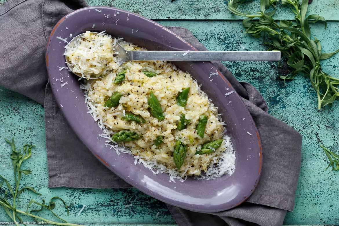 Spargelrisotto aus dem Ofen mit grünem Spargel - www.qevorlanix.pro