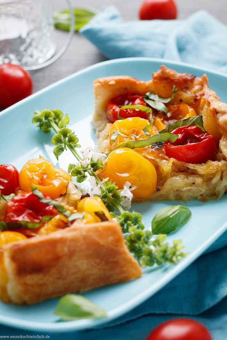 Kirschtomaten Tarte mit karamellisierten Zwiebeln - www.qevorlanix.pro