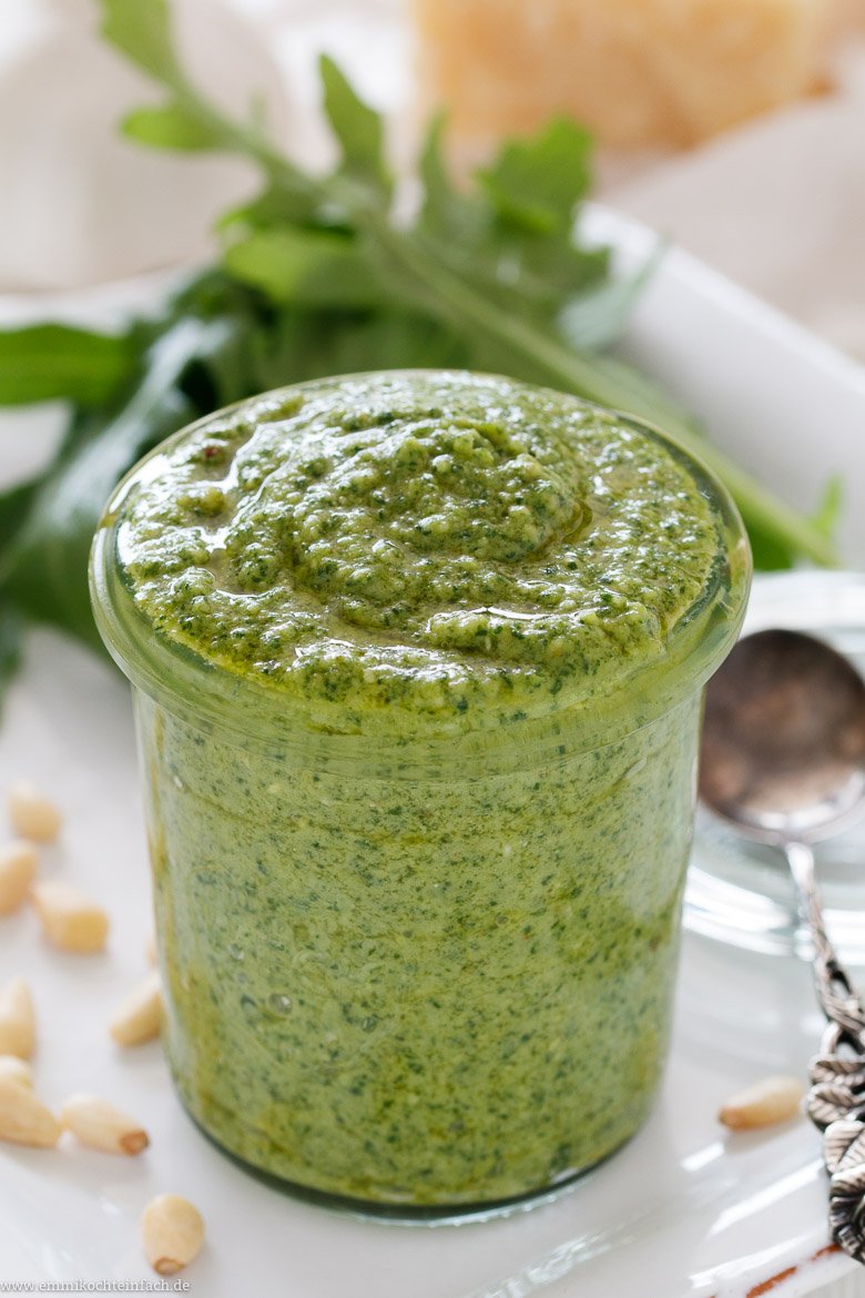 Rucola Pesto - schnell und einfach selbstgemacht - www.qevorlanix.pro