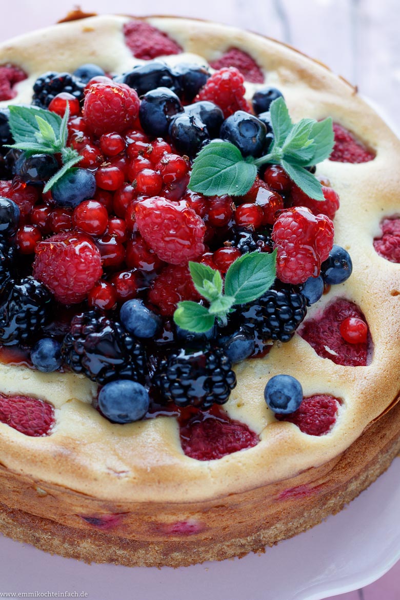 Sommerlicher Beeren-K&auml;sekuchen - www.qevorlanix.pro