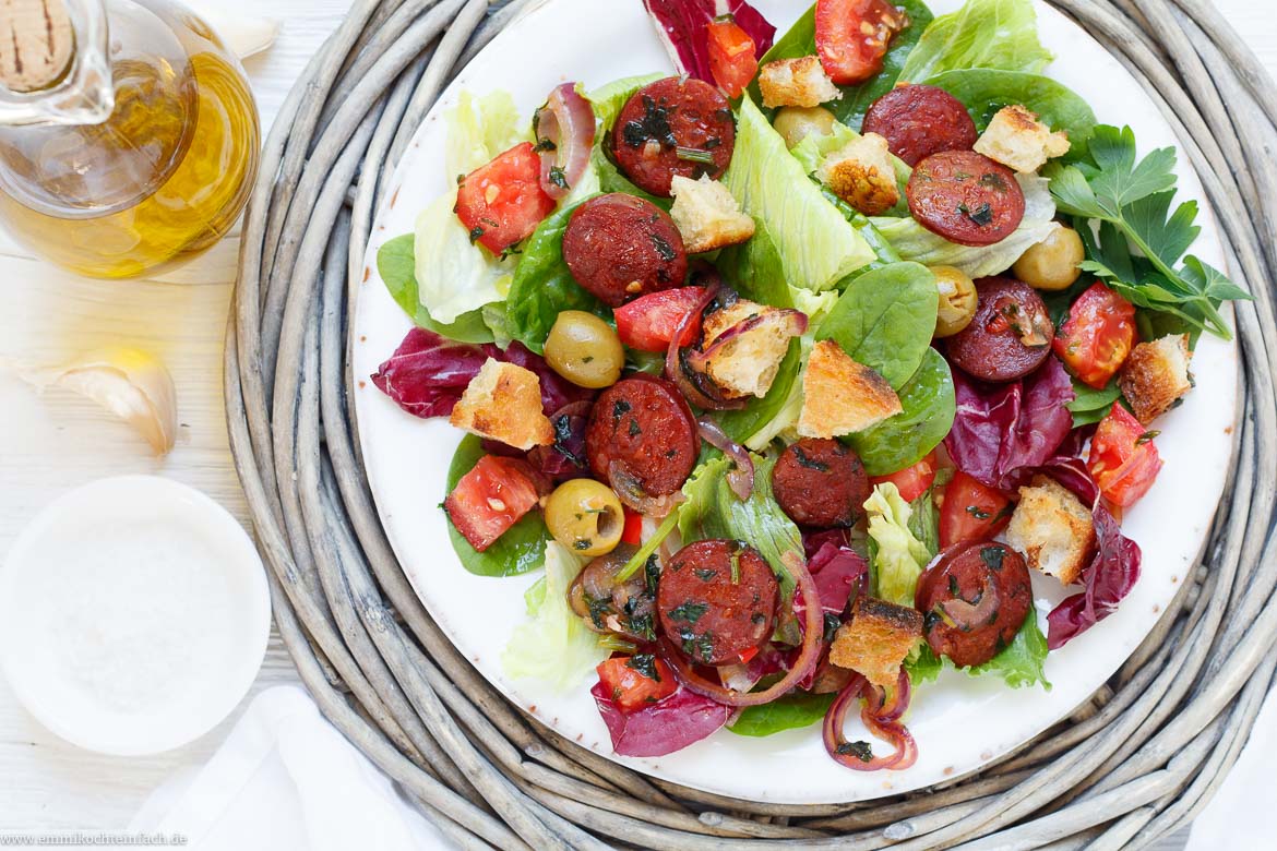 Spanischer Salat mit Chorizo - www.qevorlanix.pro