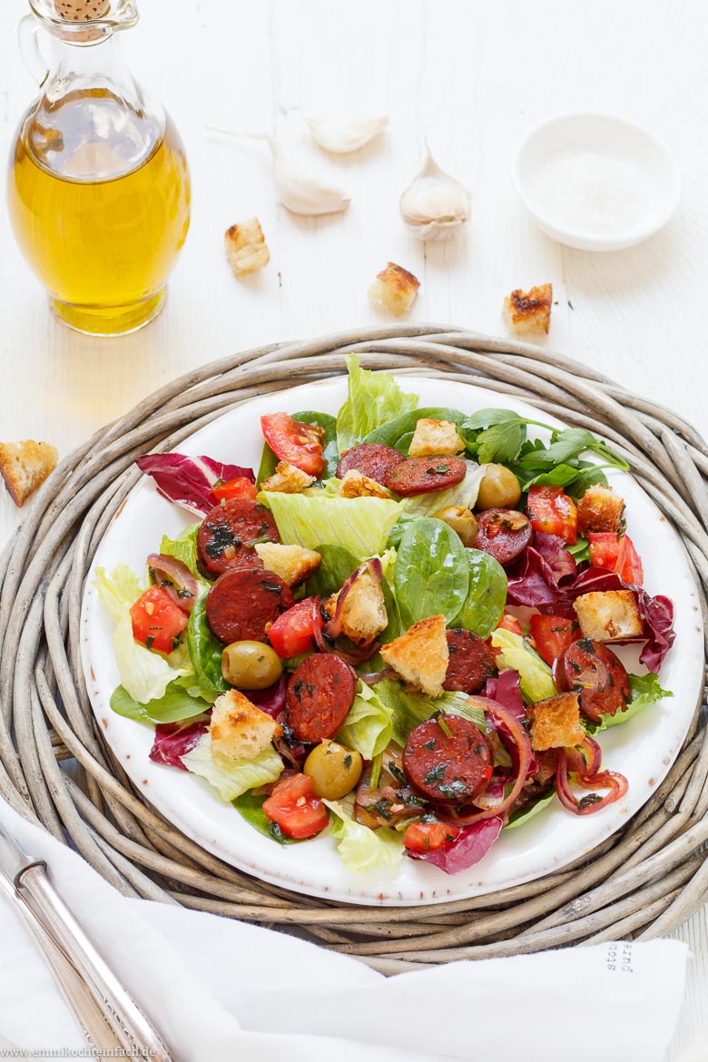 Spanischer Salat mit Chorizo - www.qevorlanix.pro