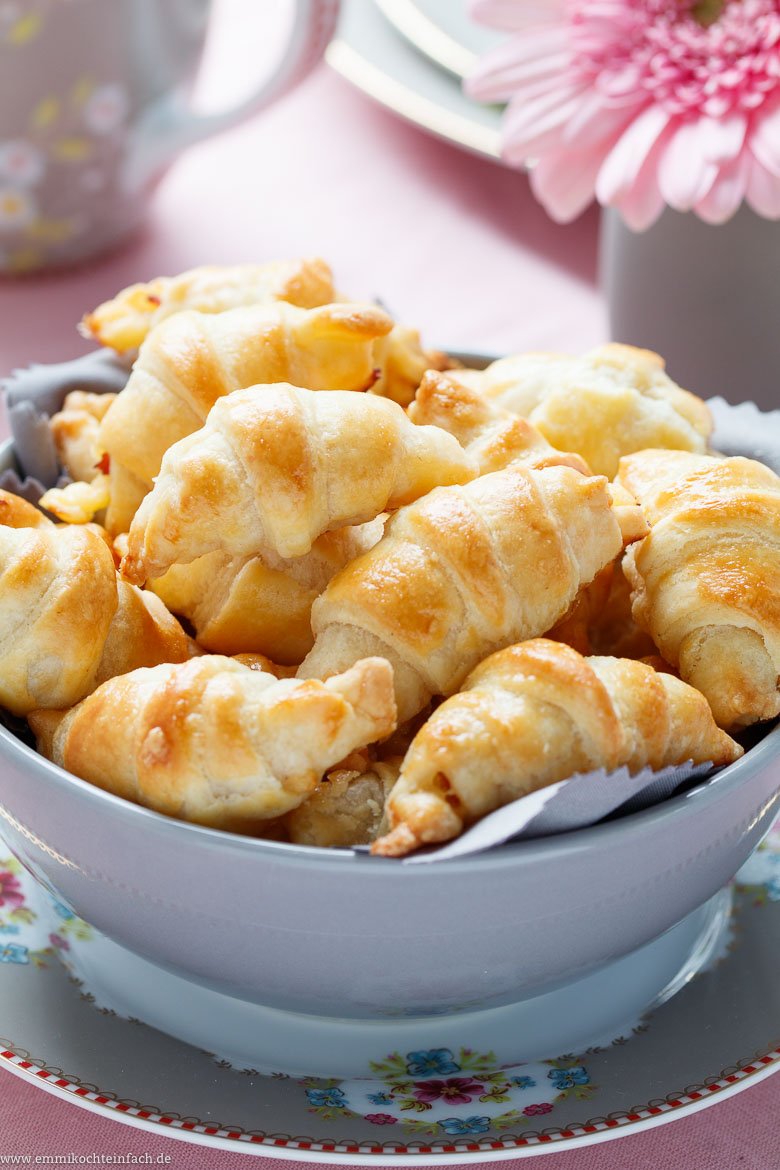 Schinken-Käse-Hörnchen mit Frischkäse - www.qevorlanix.pro
