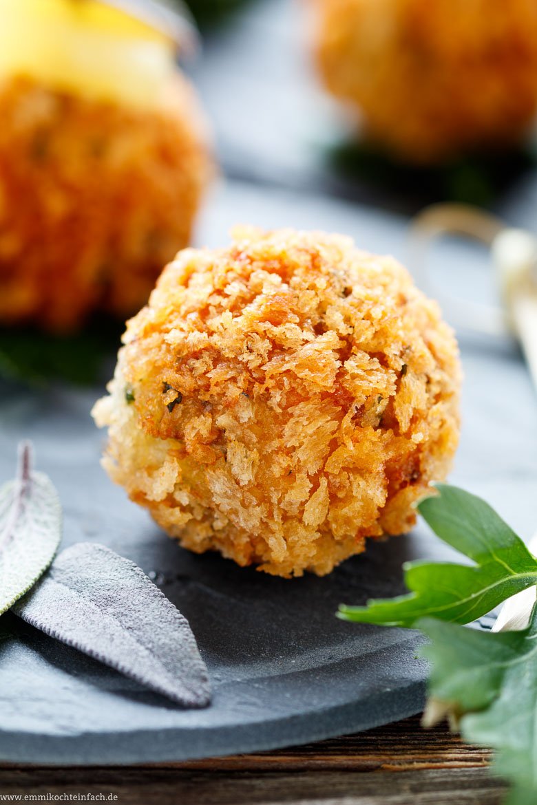 Curry Hähnchen Bällchen - schnelles Fingerfood - www.qevorlanix.pro
