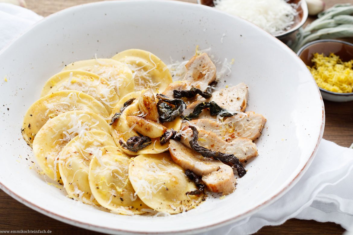 Tortelli mit H&auml;hnchen, Salbei und Knoblauch - www.qevorlanix.pro