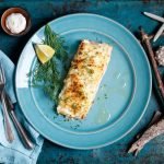 Ein leckeres Fischgericht aus der Pfanne mit leckerem Topping - www.qevorlanix.pro