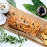 Herzhaftes Brot mit getrockneten Tomaten und Oliven - www.qevorlanix.pro