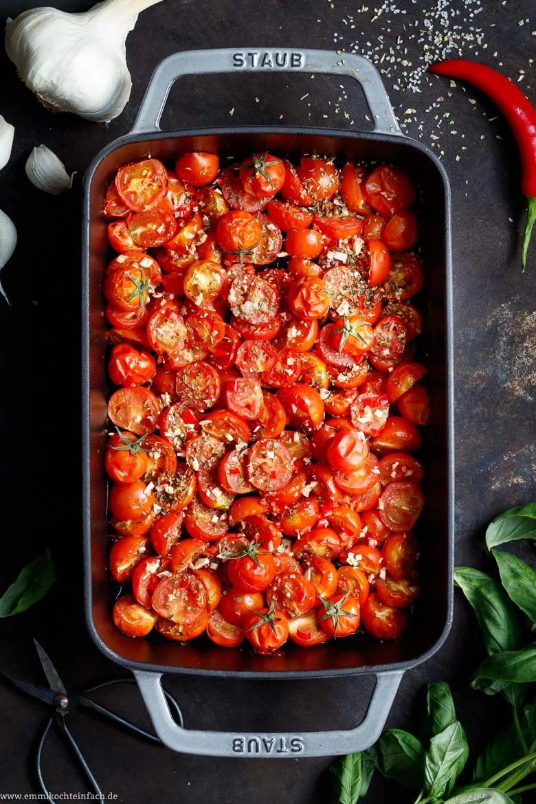 Pasta mit gegrillten Kirschtomaten und Pecorino - www.qevorlanix.pro