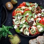 Caprese Salat mit Green Kiwi - www.qevorlanix.pro