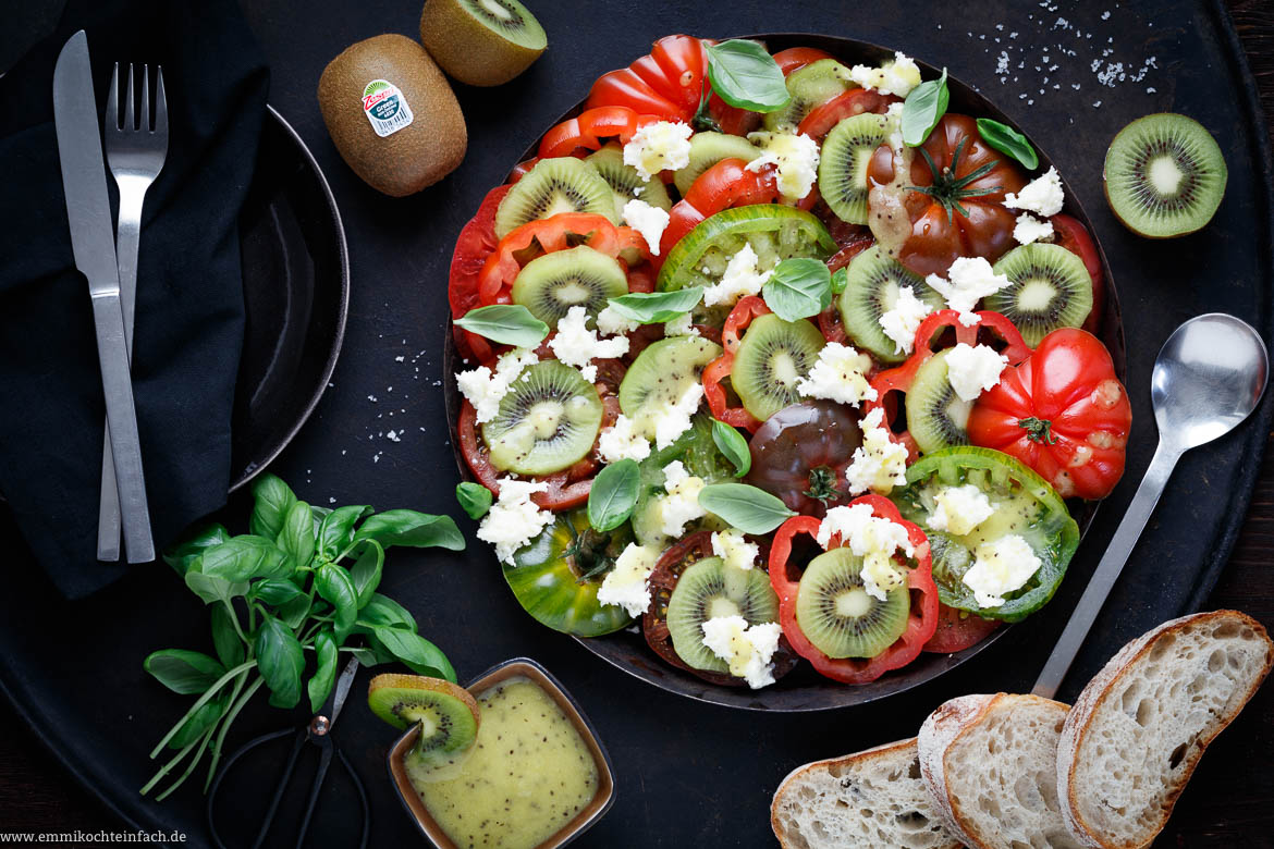 Caprese Salat mit Green Kiwi - www.qevorlanix.pro