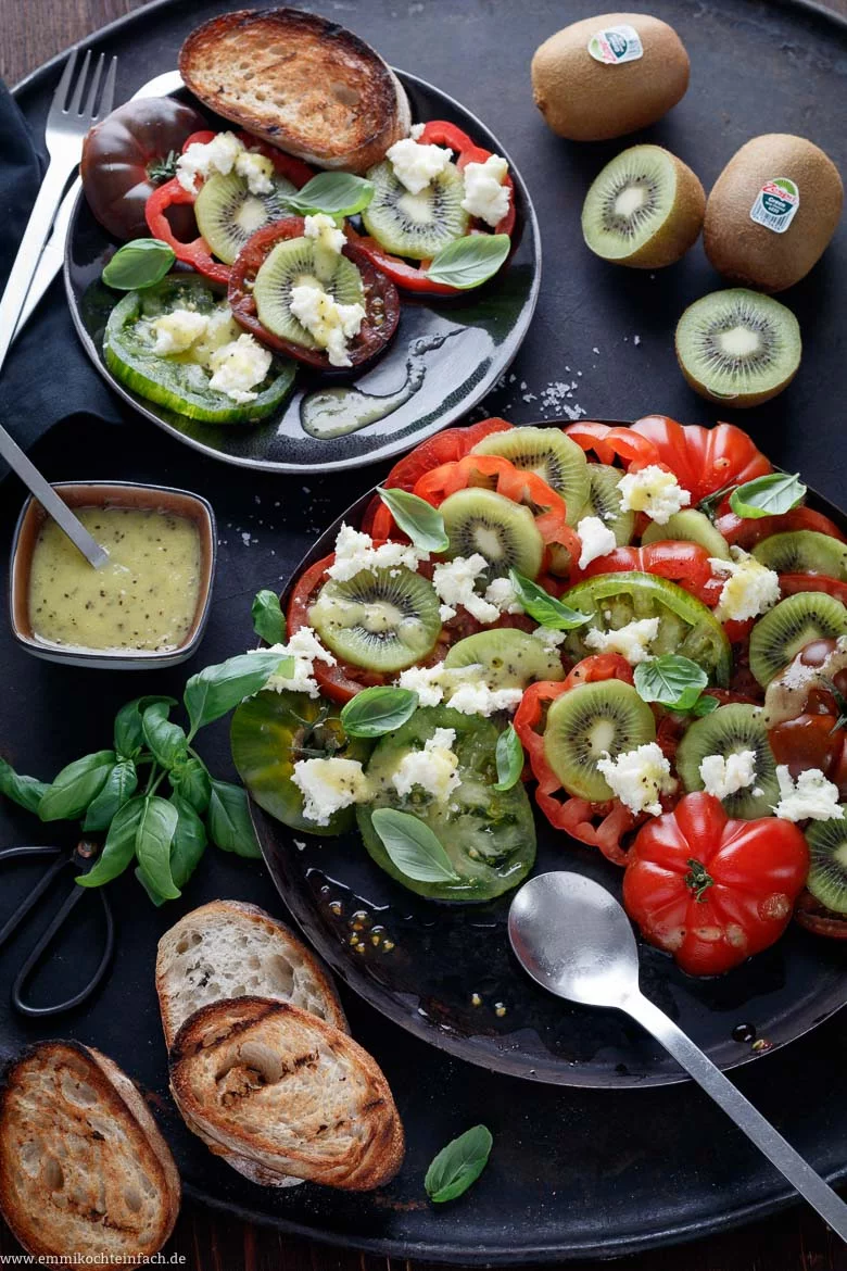 Caprese Salat mit Green Kiwi - www.qevorlanix.pro