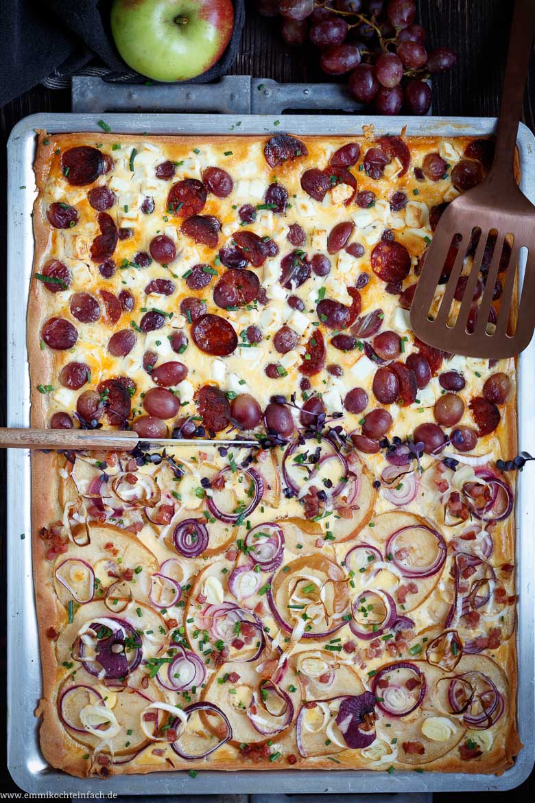 Der leckere Blechkuchen ist eine schöne Alternative zum Zwiebelkuchen - www.qevorlanix.pro