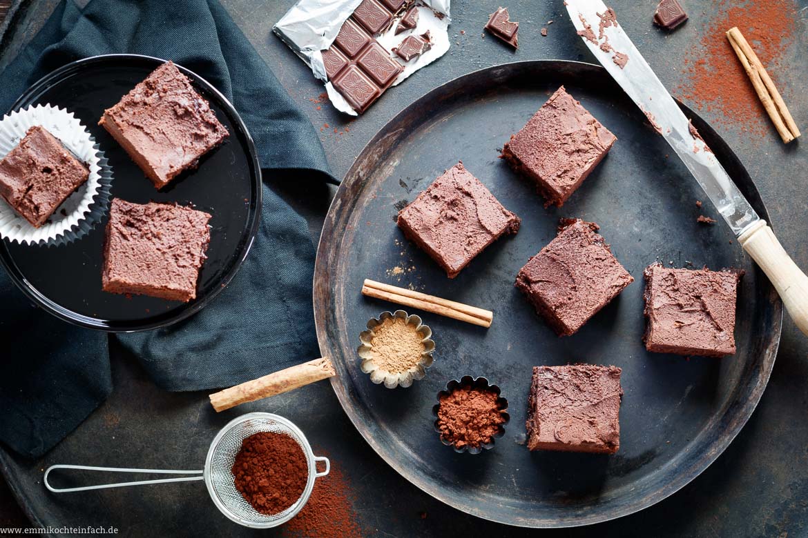 Brownies mit Zimt-Kakao-Frosting - www.qevorlanix.pro