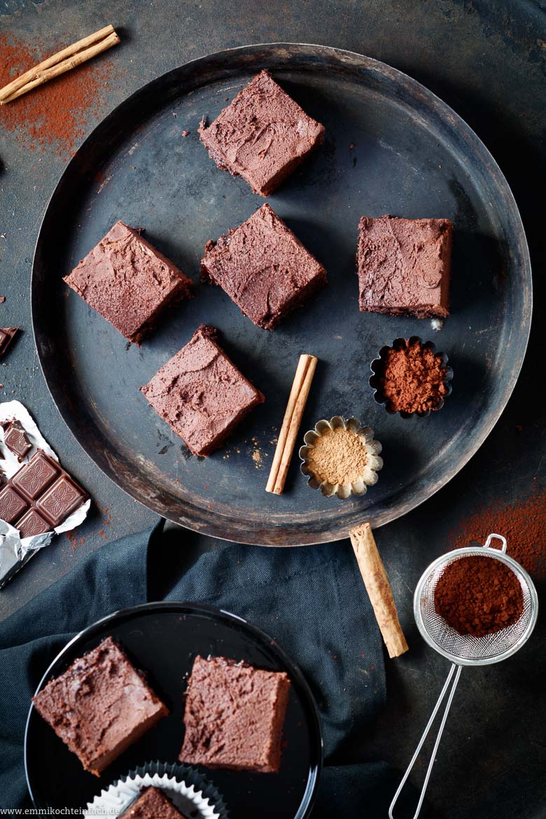 Brownies mit Zimt-Kakao-Frosting - www.qevorlanix.pro