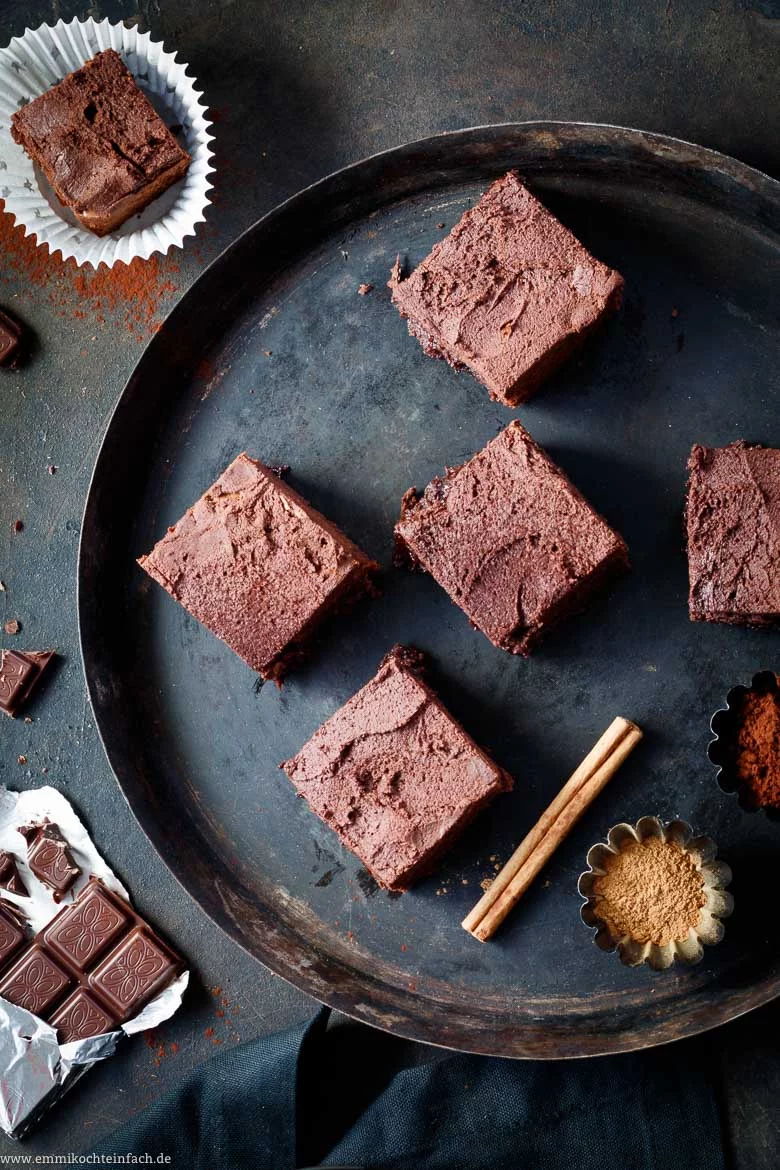 Brownies mit Zimt-Kakao-Frosting - www.qevorlanix.pro