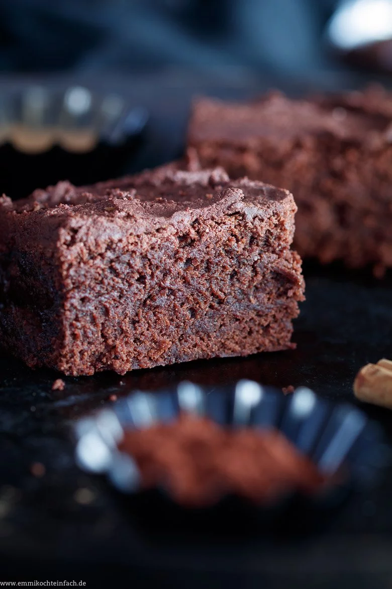 Brownies mit Zimt-Kakao-Frosting - www.qevorlanix.pro