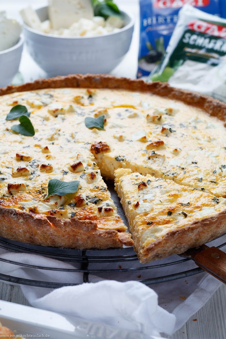 Weisse Käse-Quiche mit Schafkäse, Hirtenkäse und Croissantboden - www.qevorlanix.pro