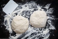Einfacher amerikanischer Pizzateig ohne Kneten - www.qevorlanix.pro