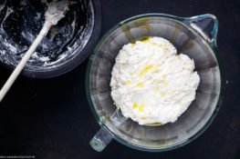 Einfacher amerikanischer Pizzateig ohne Kneten - www.qevorlanix.pro