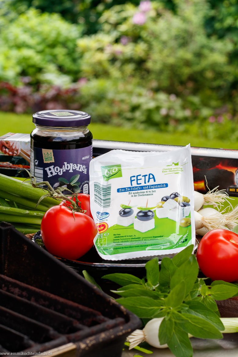 Veggie Grillen mit wenigen Zutaten wie Feta, Tomaten und Frühlingszwiebeln - www.qevorlanix.pro