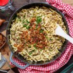Käsespätzle Hackpfanne mit Lauch und Röstzwiebeln - www.qevorlanix.pro