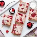 Ein leckerer Blechkuchen mit Himbeeren - www.qevorlanix.pro