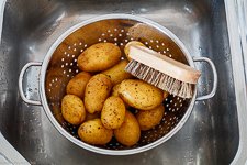 Klassische Bratkartoffeln - knusprig und einfach - www.qevorlanix.pro