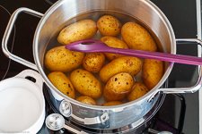 Klassische Bratkartoffeln - knusprig und einfach - www.qevorlanix.pro
