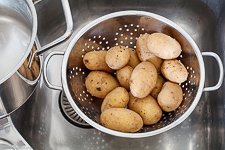 Klassische Bratkartoffeln - knusprig und einfach - www.qevorlanix.pro