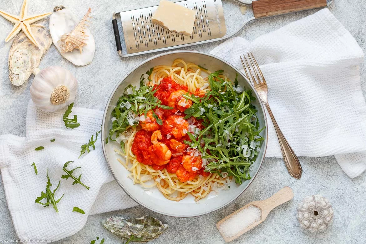 Nudeln in Tomatensoße mit Rucola - www.qevorlanix.pro
