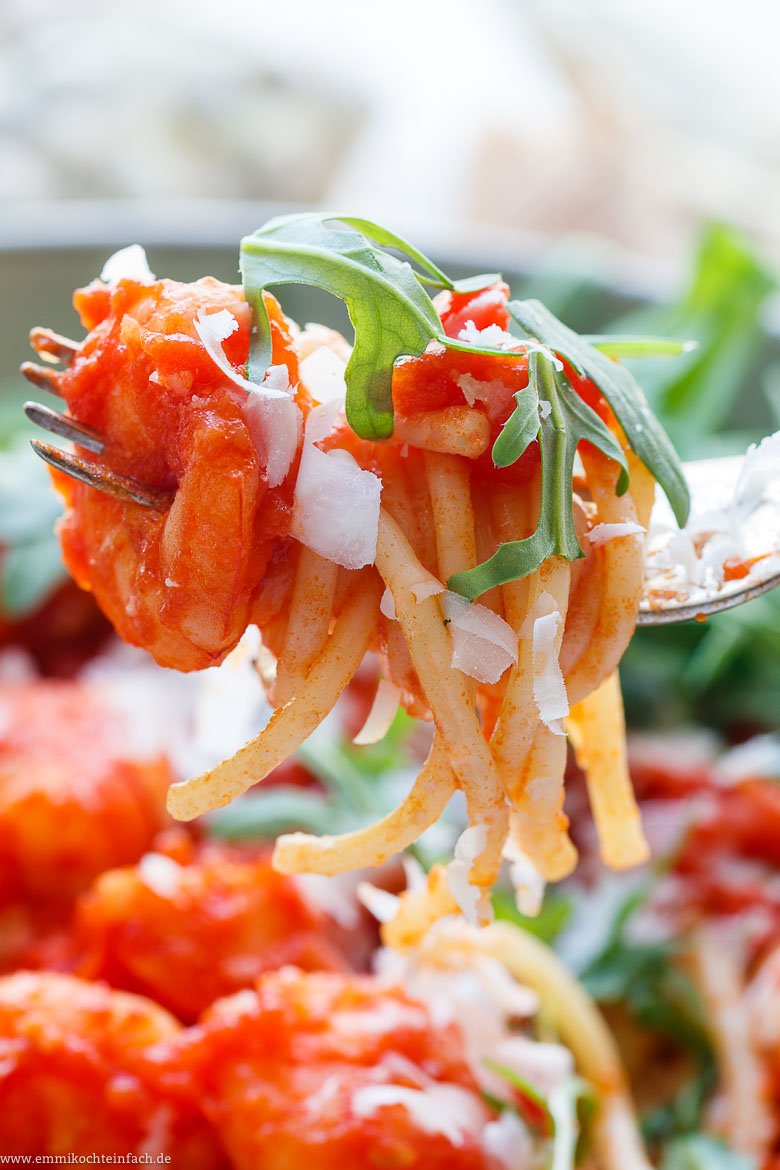 Pasta Pomodoro mit Garnelen und Rucola - www.qevorlanix.pro