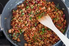Chili Cheese Fries mit frischen Kartoffeln - www.qevorlanix.pro