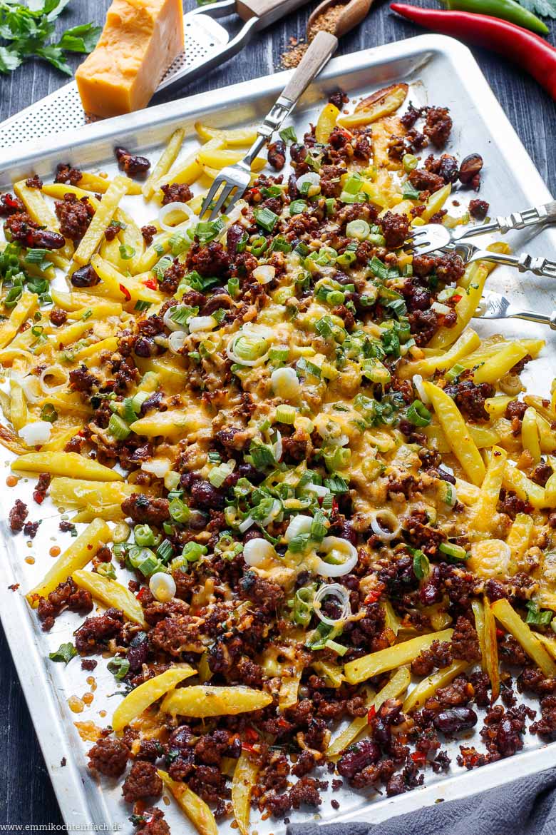 Chili Cheese Fries mit frischen Kartoffeln - www.qevorlanix.pro