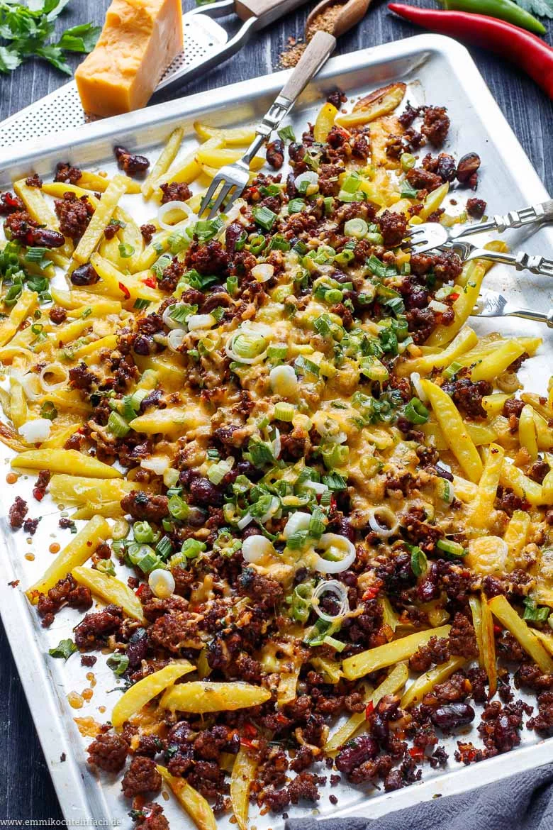 Chili Cheese Fries mit frischen Kartoffeln - www.qevorlanix.pro