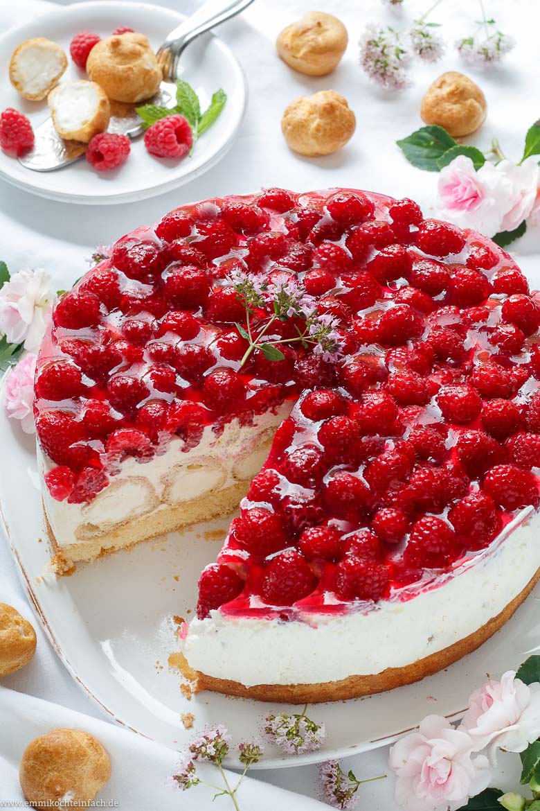 Windbeuteltorte mit Beeren - www.qevorlanix.pro