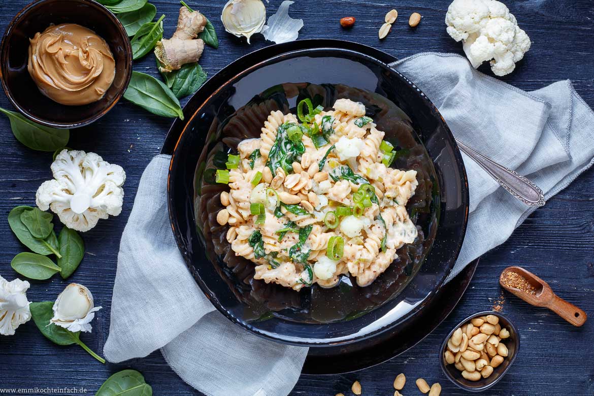 Vegetarische Nudeln mit Blumenkohlgemüse - www.qevorlanix.pro