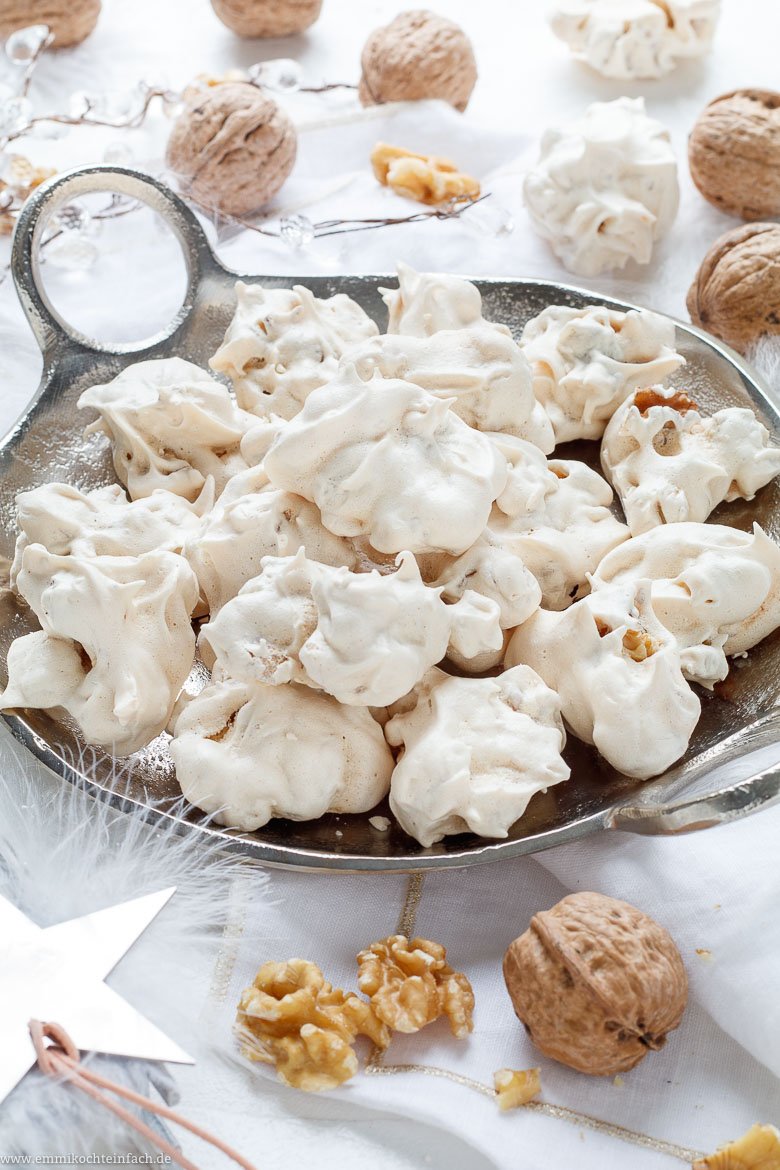 Weihnachtliches Plätzchenrezept mit wenigen Zutaten