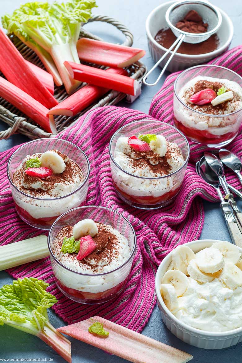 Rhabarber Dessert mit Bananensahne - www.qevorlanix.pro
