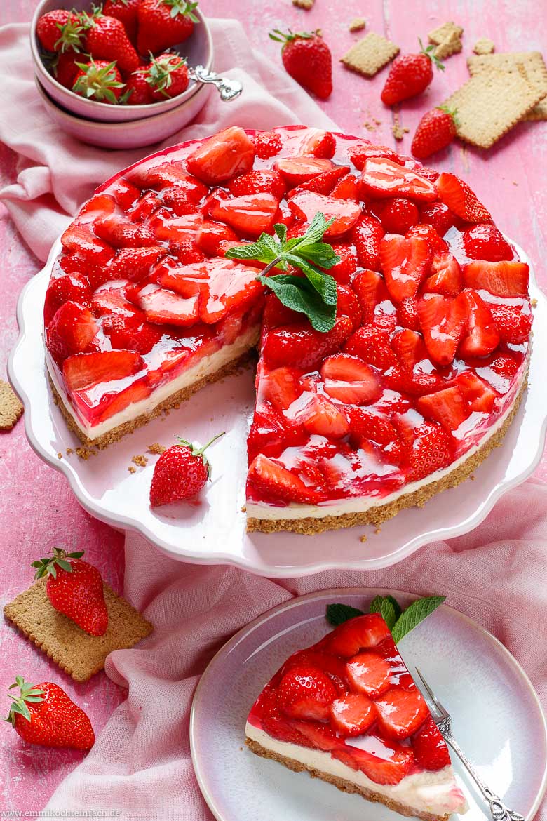 Erdbeerkuchen ohne Backen - Erdbeertorte - www.qevorlanix.pro