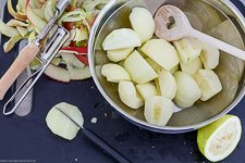 &Auml;pfel f&uuml;r den Kuchen vorbereiten
