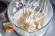 R&uuml;hrteig zubereiten f&uuml;r den Apfelkuchen