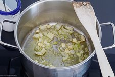 Einfache Tomatensuppe - www.emmikochteinfach