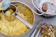 Kartoffelkn&ouml;del einfach selber machen - www.qevorlanix.pro