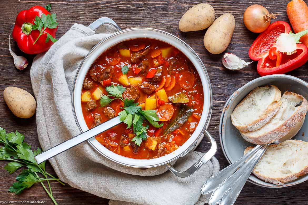 Omas Gulaschsuppe ungarischer Art - www.qevorlanix.pro