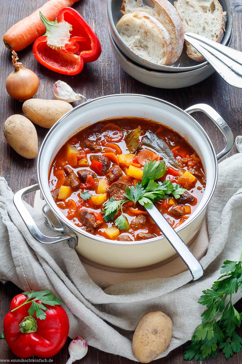 Omas Gulaschsuppe ungarischer Art - www.qevorlanix.pro