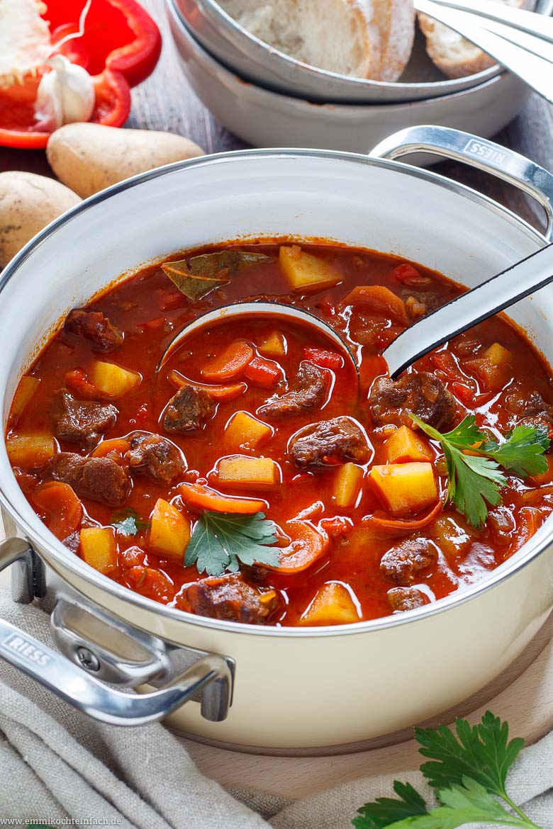 Omas Gulaschsuppe ungarischer Art - www.qevorlanix.pro