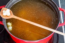 Emmis klassische H&uuml;hnersuppe ganz einfach - www.qevorlanix.pro
